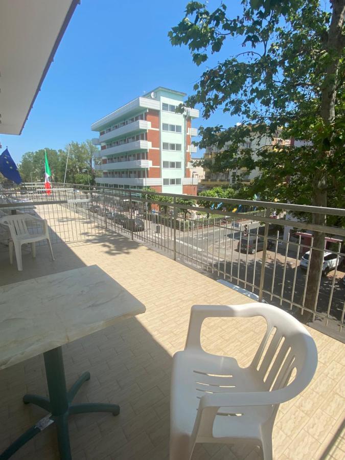 Hotel Nova Dhely ريميني المظهر الخارجي الصورة