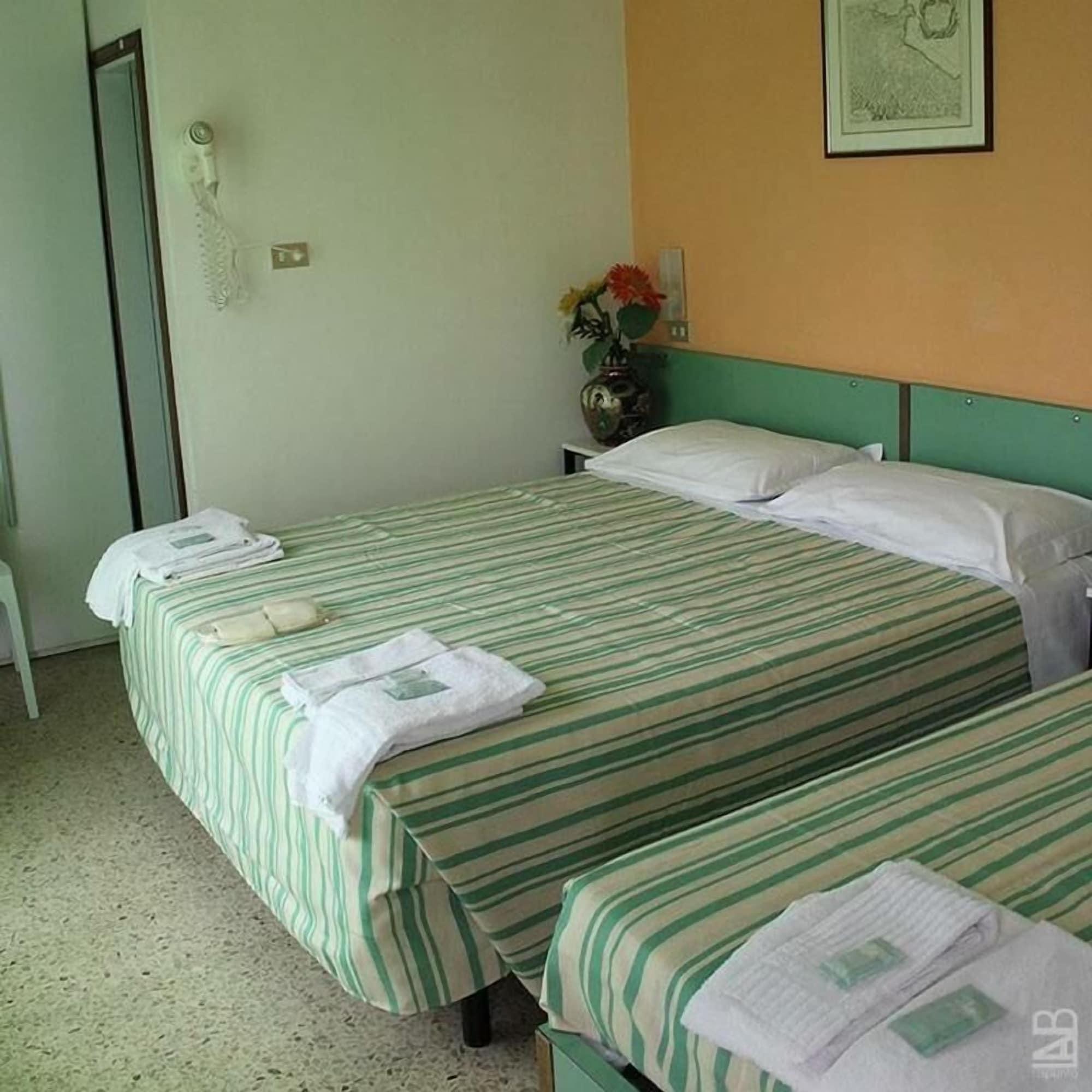 Hotel Nova Dhely ريميني المظهر الخارجي الصورة