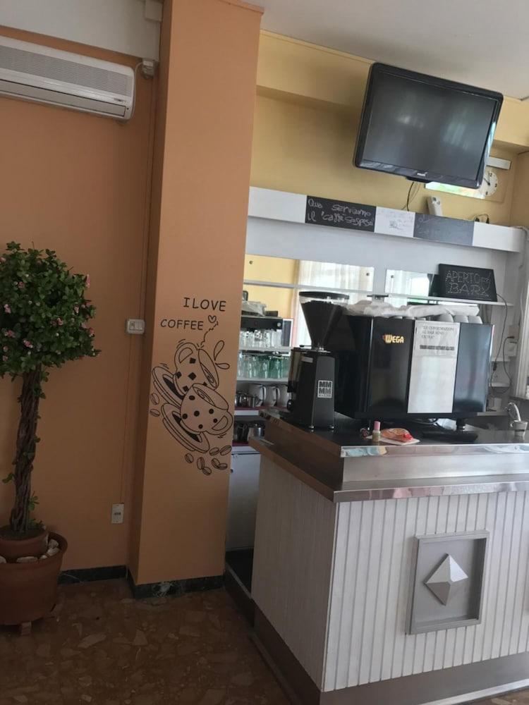 Hotel Nova Dhely ريميني المظهر الخارجي الصورة