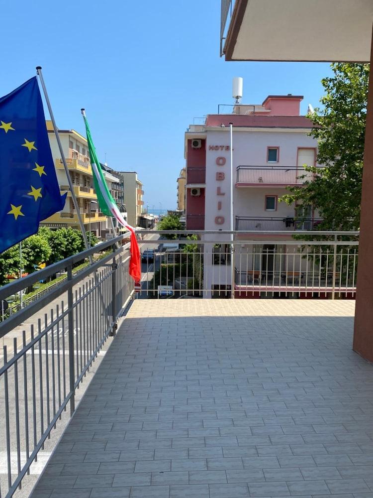 Hotel Nova Dhely ريميني المظهر الخارجي الصورة