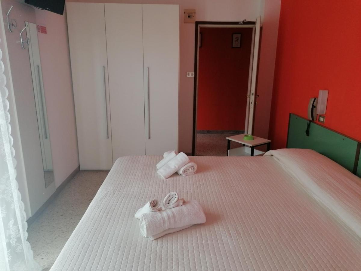 Hotel Nova Dhely ريميني المظهر الخارجي الصورة