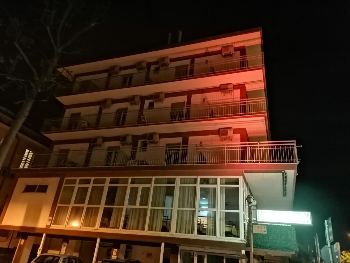Hotel Nova Dhely ريميني المظهر الخارجي الصورة