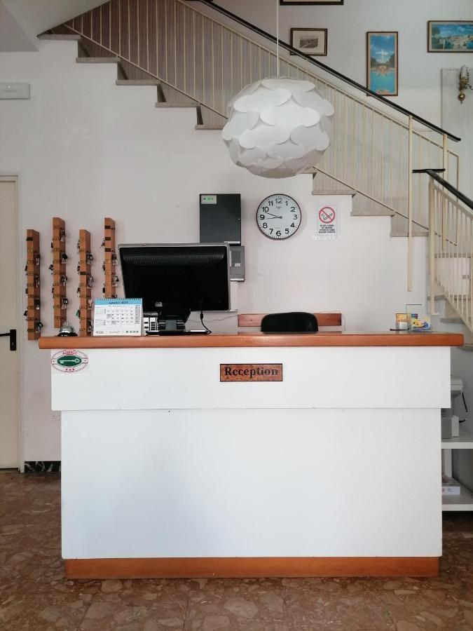 Hotel Nova Dhely ريميني المظهر الخارجي الصورة