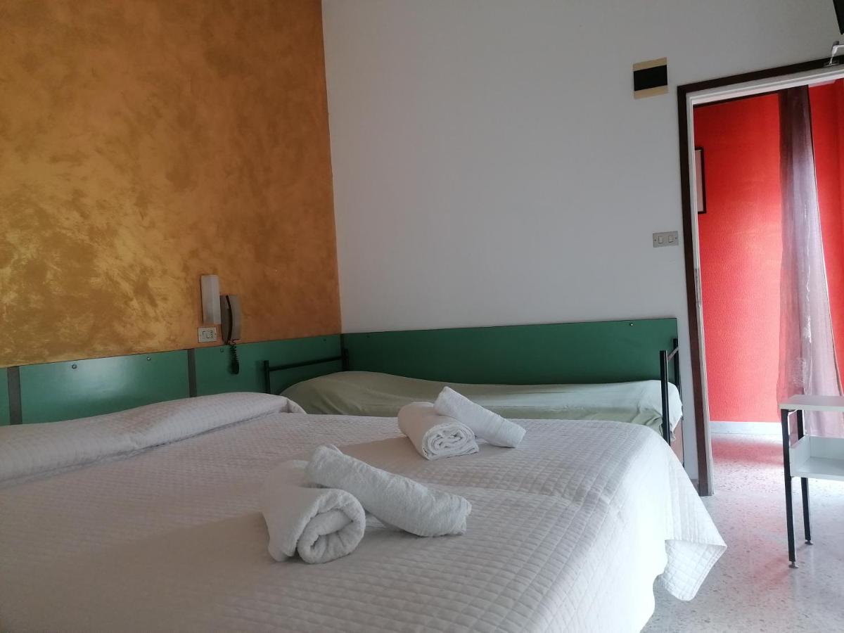 Hotel Nova Dhely ريميني المظهر الخارجي الصورة