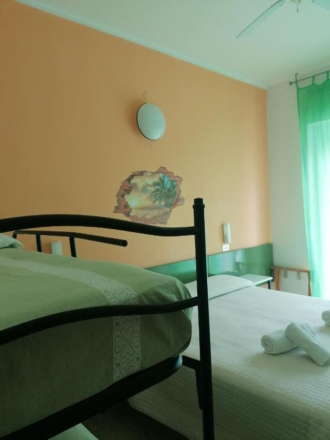 Hotel Nova Dhely ريميني المظهر الخارجي الصورة
