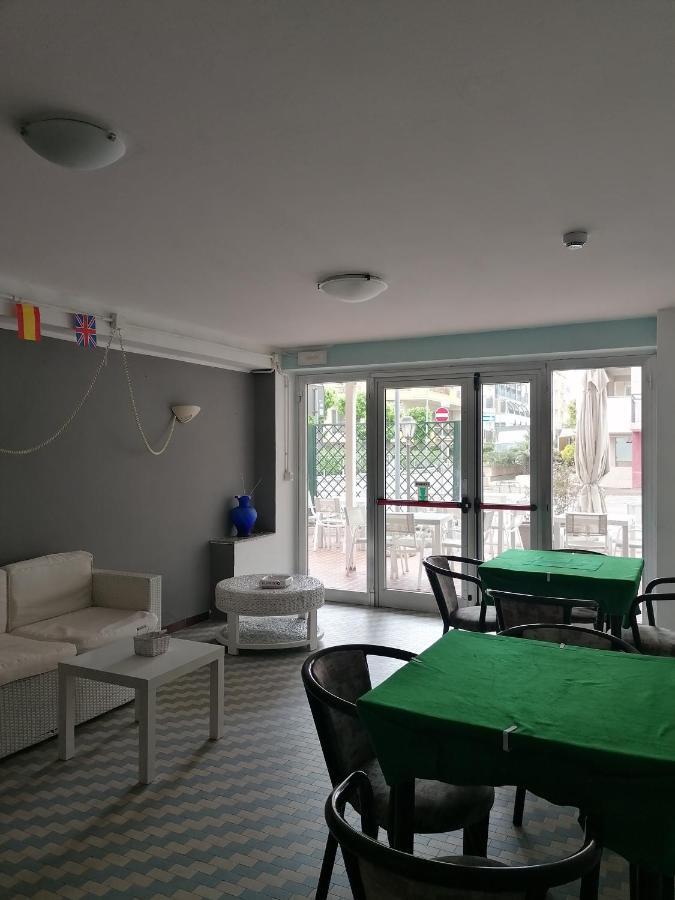 Hotel Nova Dhely ريميني المظهر الخارجي الصورة