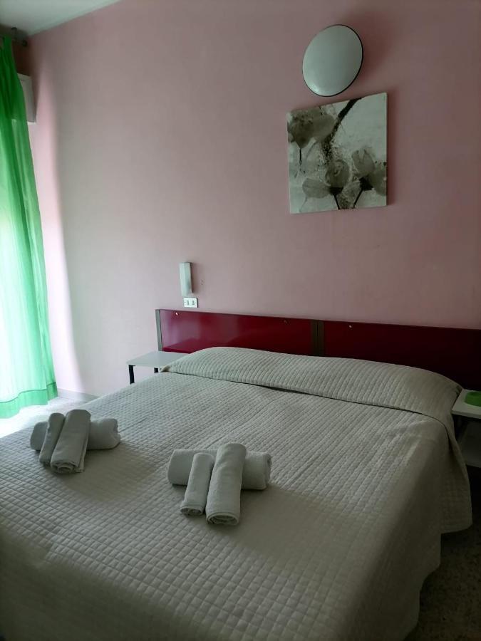Hotel Nova Dhely ريميني المظهر الخارجي الصورة