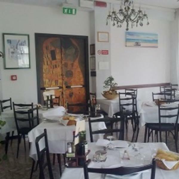 Hotel Nova Dhely ريميني المظهر الخارجي الصورة